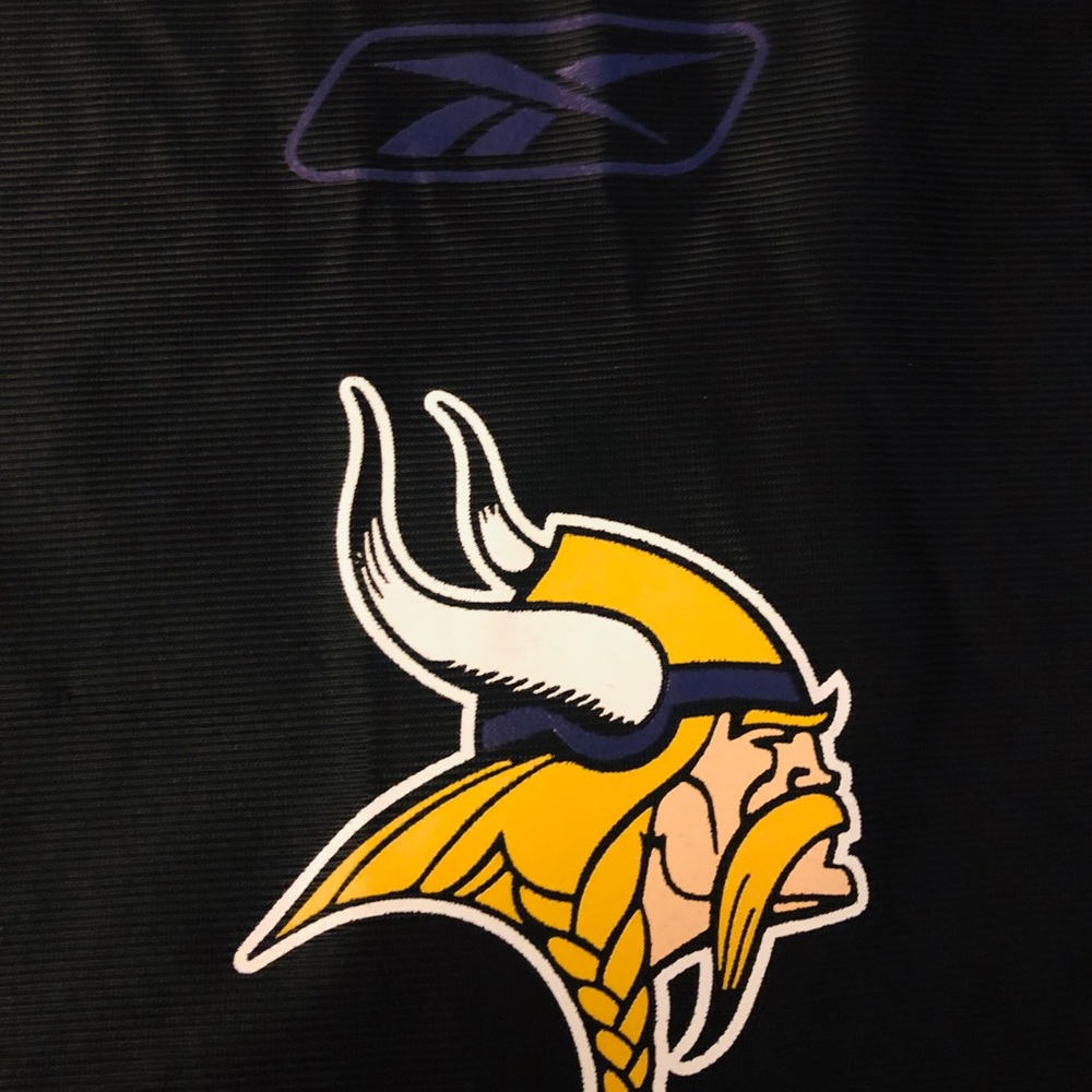 Reebok RARE #4 Brett Favre Special Edition Jersey - Picture 5 of 7